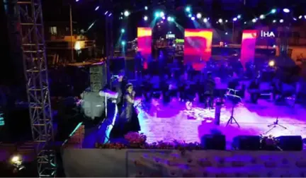 Gümüldür Mandalina Festivali'nde Sibel Can Coşkusu...konser Havadan Böyle Görüntülendi