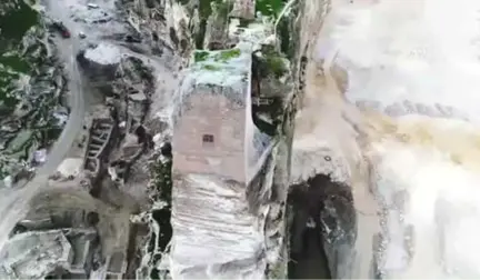 Hasankeyf'teki 4 Bin 600 Tonluk Caminin Taşınması İçin Köprü Yapıldı