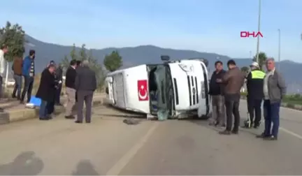 Gaziantep'te Otomobil ile Minibüs Çarpıştı 16 Yaralı