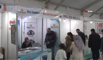 Engeli, Engel Olmadı, Çıkardığı Kitapla Fuara Katıldı