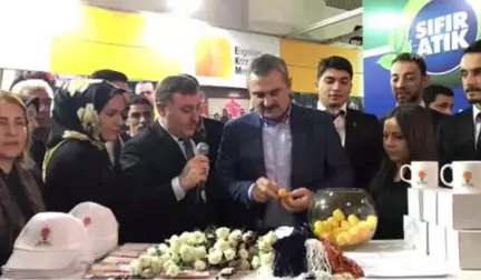 AK Parti İstanbul İl Başkanlığı Engellileri Tekerlekli Sandalyeye Kavuşturdu