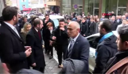 Kocaeli Akşener Şehit Binbaşının Ailesini Ziyaret Etti