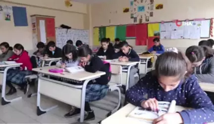 Varto'da Aileleri İkna Edilen Kız Çocukları Okula Kazandırılıyor