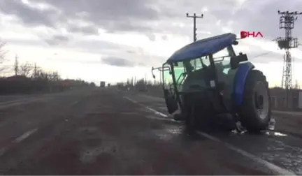 Niğde Tır ile Çarpışan Traktör İkiye Ayrıldı