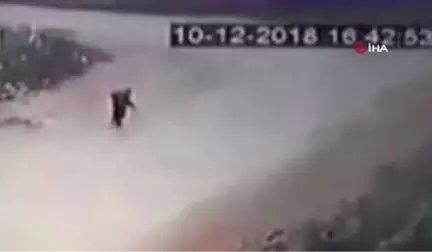 Kayıp Yaşlı Kadını Arama Çalışmalarına Ara Verildi...yaşlı Kadının Son Görüntüleri Ortaya Çıktı