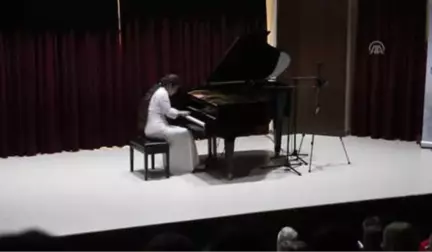 Rus Piyanist Gülbadamova Konser Verdi