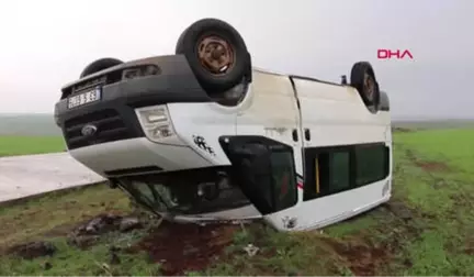 Şanlıurfa Öğretmenleri Taşıyan Minibüs Devrildi 13 Yaralı