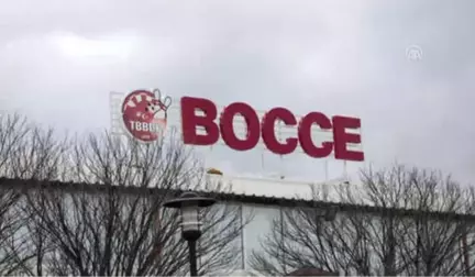 Engelli Öğrenciler Bocce Öğreniyor