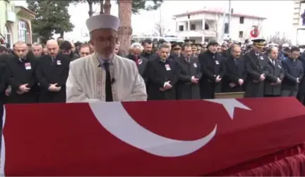 İstanbul'da Kazada Şehit Olan Polis Son Yolculuğuna Uğurladı