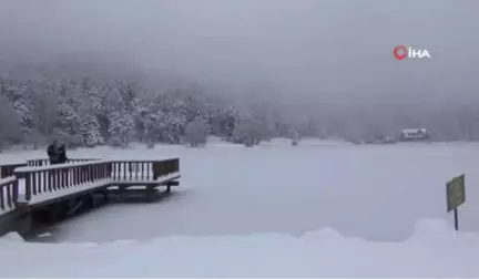 Doğa Harikası Gölcük Gölü Buz Tuttu