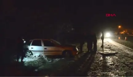 Kastamonu'da Otomobil Ağaca Çarptı 1 Ölü, 2 Yaralı