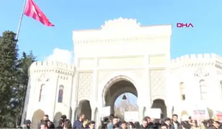 Beyazıt'ta Yılbaşı Kutlaması Protestosu