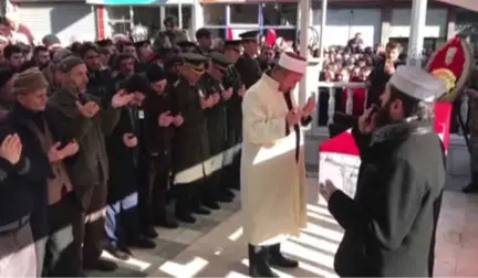 Vefat Eden Asker Toprağa Verildi