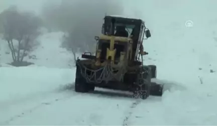 Karda Mahsur Kalan Öğrencilerin İmdadına Ekipler Yetişti