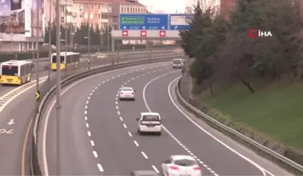 İstanbul'da Yeni Yılın İlk Gününde Yollar Boş Kaldı