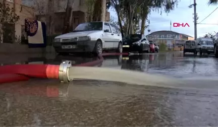 Antalya'da Evleri Su Bastı