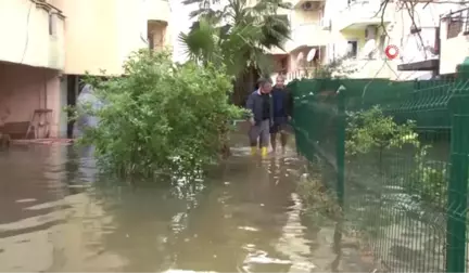 Evlerine Aniden Su Basınca Tsunami Sandılar