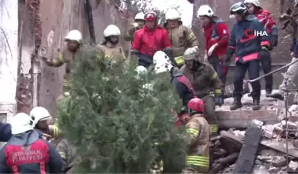 Fatih Belediye Başkanı Suver'den Çöken Bina Açıklaması