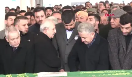 Kılıçdaroğlu, Gençlik Politikalarından Sorumlu Genel Başkan Başdanışmanı Deniz Demir'in Babasının...