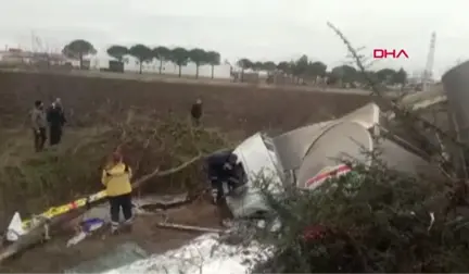 Çanakkale'de Şarampole Yuvarlanan Süt Kamyonunun Şoförü Yaralandı