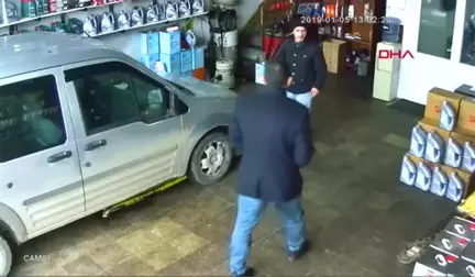 Düzce Motordan Fırlayan Fare Yürekleri Hoplattı