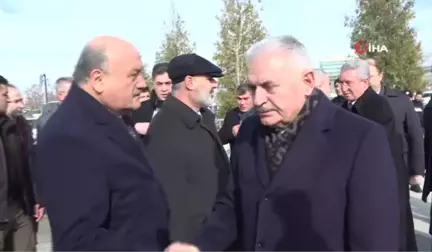 TBMM Başkanı Binali Yıldırım, 3.ordu Komutanı İsmail Serdar Savaş'ın Annesinin Cenaze Törenine...