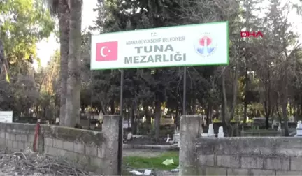 Adana'da Mezarlıkta Onlarca Mezar Taşı Kırıldı