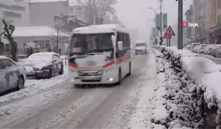 Bozüyük'te Yoğun Kar Yağışı Etkili Oldu