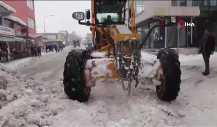 Varto'da Kar Kaldırma Çalışmaları Sürüyor