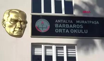 Antalya Okul Yönetiminden Öğrencilere Antalyaspor Atkısı