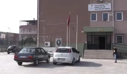 Öğrencilere Mont Yardımı