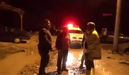 Antalya - Serik'te Hortum, Ev ve İş Yerleriyle Seraları Vurdu