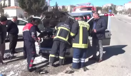 Adıyaman Hafif Ticari Araç Seyir Halinde Alev Aldı