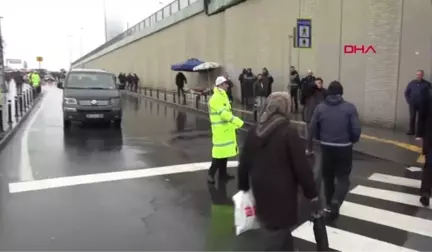 Mecidiyeköy'de Trafikte Yaya Önceliği Etkinliği