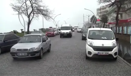 Belediye Başkanından Otostop Çeken Öğrencilere Jest