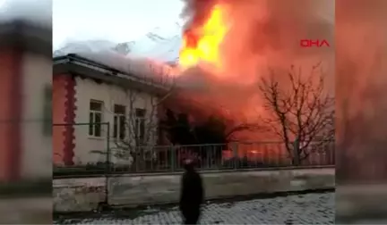 Isparta Üniversite Binası, Çıkan Yangında Zarar Gördü