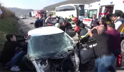 Düzce Tem Otoyolu'nda Dönüş Faciaya Neden Oluyordu 7 Yaralı