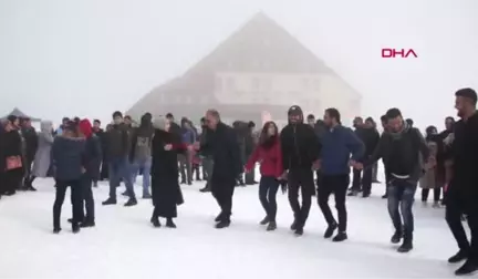 Bingöl Hesarek Kayak Festivali, Kar Üzerinde 'Halay'la Kutlandı