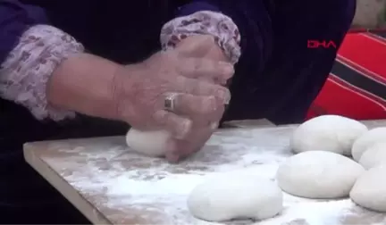 Şanlıurfa Dünyaca Ünlü Şefler, Harran'da Yufka Açıp, Pişirdi