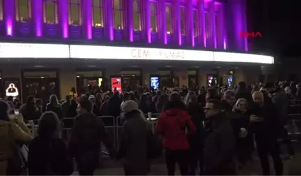 Dha Dış - Cem Yılmaz Londra'da Kahkahaya Boğdu