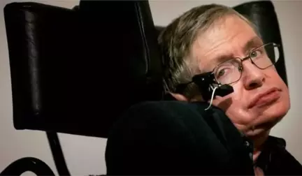 Stephen Hawking İngiltere'de Madeni Parayla Anılacak