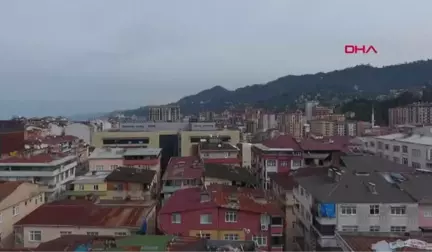 Rize Eğim Oluşan Binaya Demir Direkli Önlem