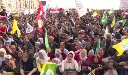 Hdp'nin İzmir'deki Nevruz Kutlamasında PKK Sloganları Atıldı