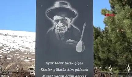 Sivas Aşık Veysel'i Sazıyla Buluşturdu