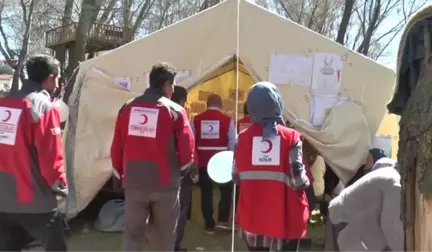 Denizli'deki Deprem - Kızılay, 3 Günde 16 Bin 600 Kişiye Yemek Dağıttı