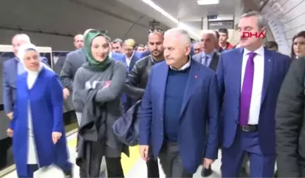 İstanbul-Yıldırım Ümraniye'de Metroya Bindi