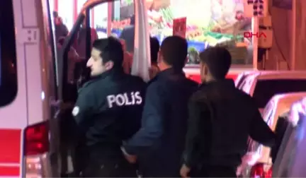 Taksim'de, Duvardan Düşerek Ağır Yaralandı