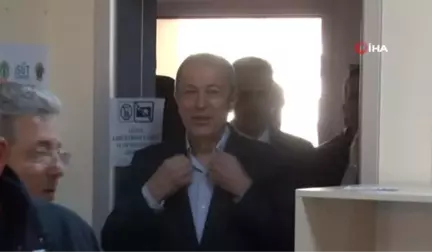 Milli Savunma Bakanı Hulusi Akar Oyunu Kullandı