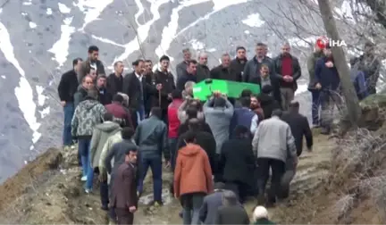 Malatya'da Seçim Günü Öldürülen 2 Kişi İçin Cenaze Töreni Düzenlendi