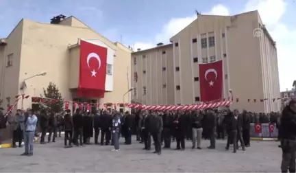 Göreve Gelir Gelmez Makam Odalarının Kapılarını Söktürdü